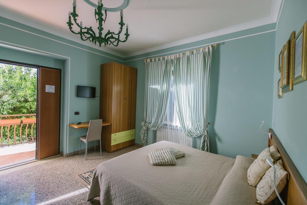 B&B Villa Francesca Soverato Marina Εξωτερικό φωτογραφία